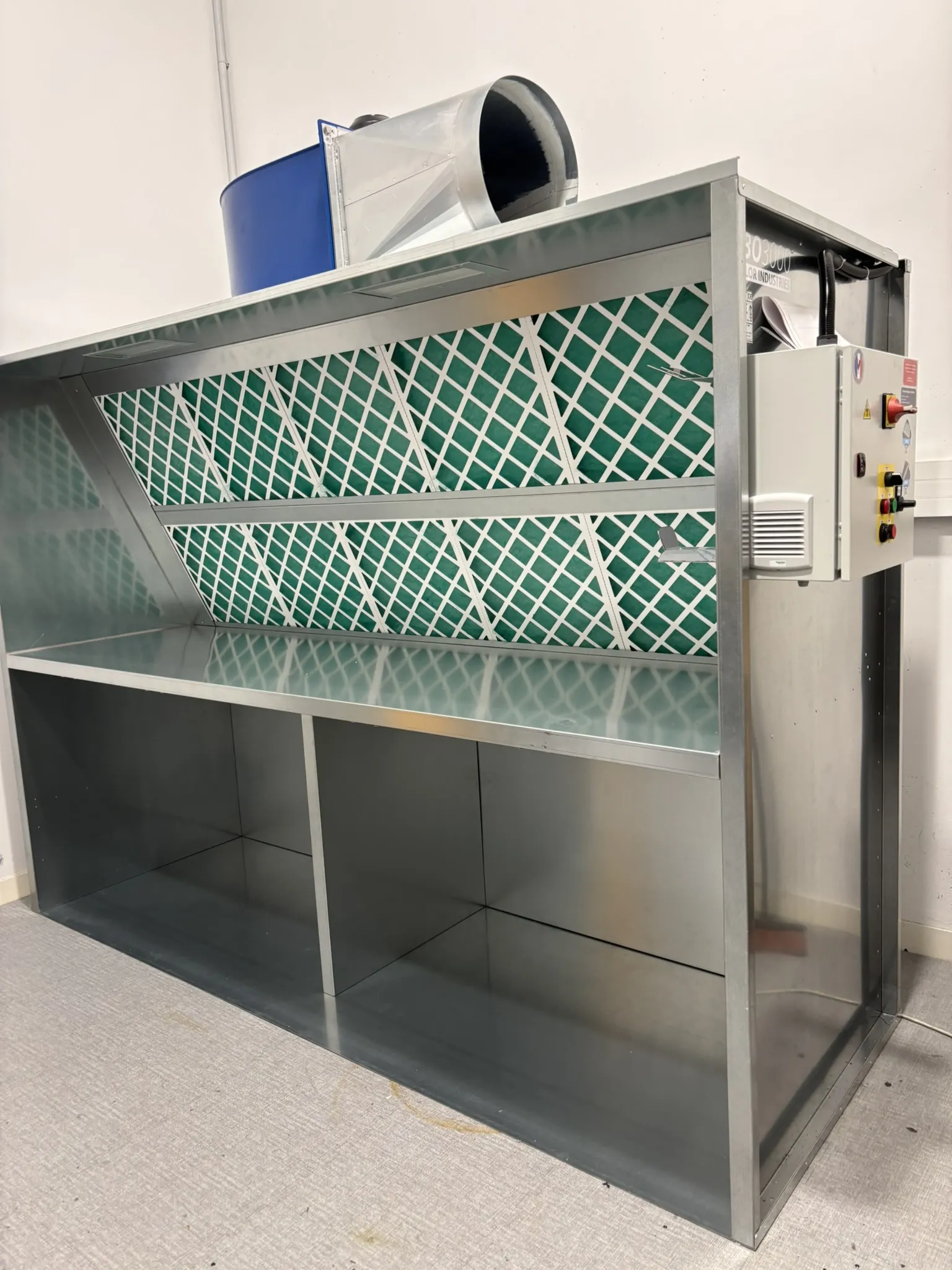 Cabine d'aspiration Labo 3000 avec réduction carré-rond