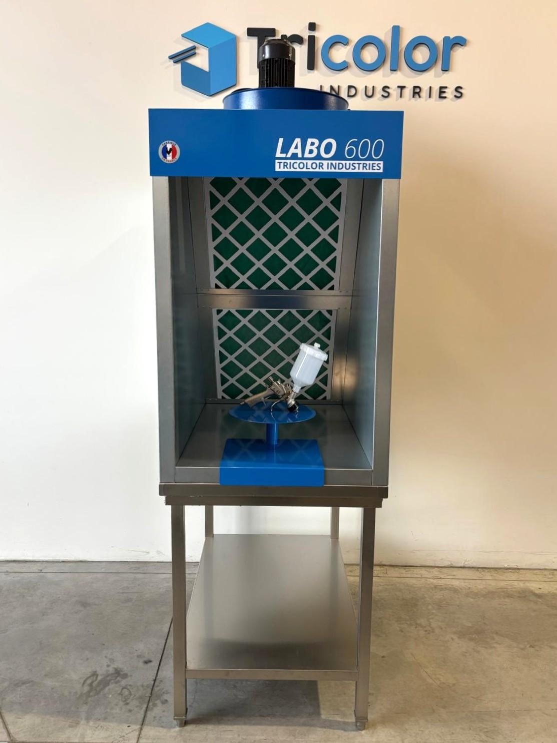Cabine d'aspiration type hotte aspirante LABO 600 à poser sur plan de travail