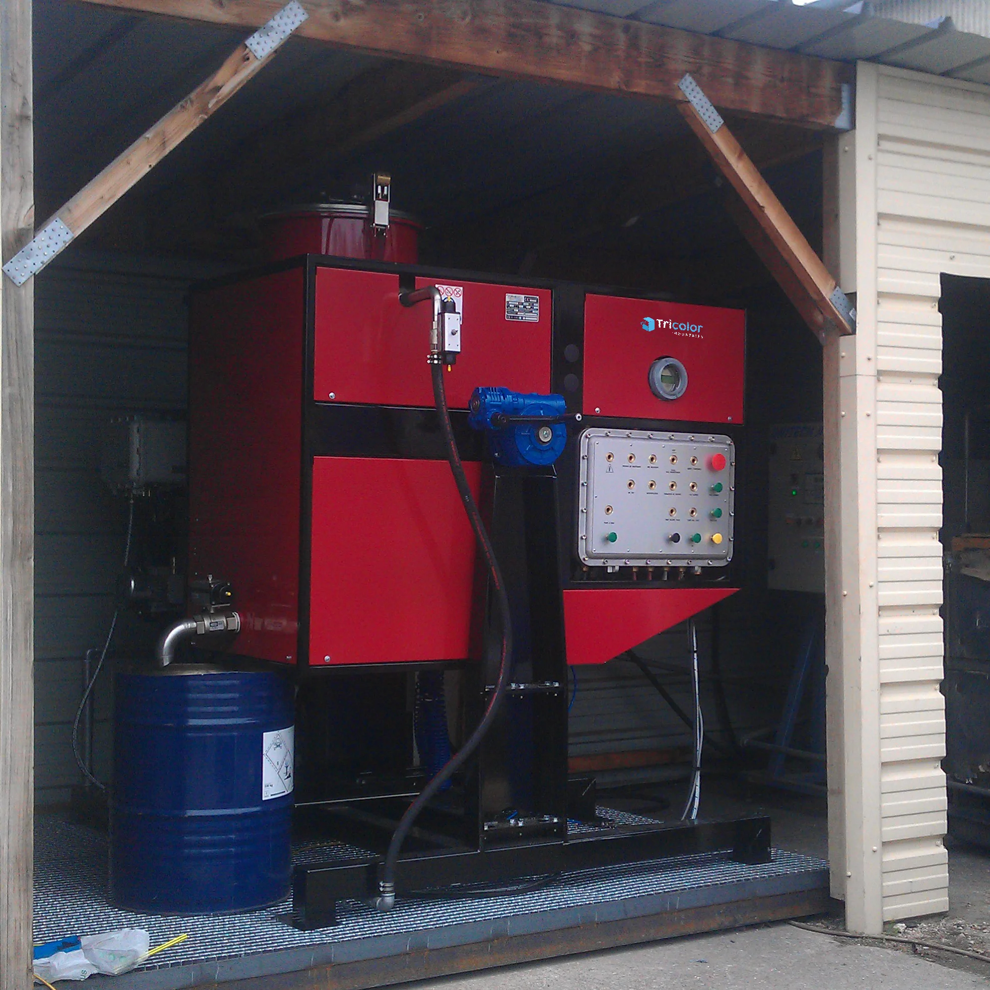 Recycleur de solvants automatique D230 pour production de bobines - Tricolor Industries