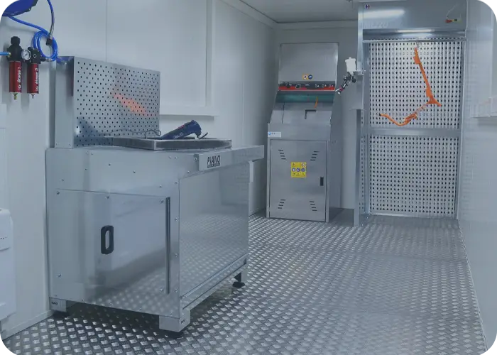 Container de peinture ponçage sur mesure pour l'aéronautique