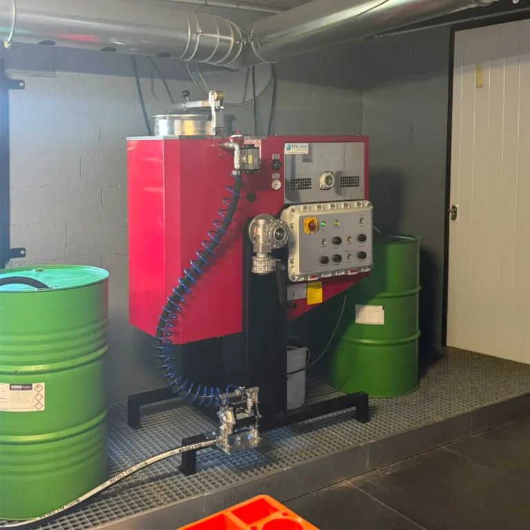 Installation récente d'une fontaine à solvant pour régénération du solvant chez un fabricant français de portes de garages
